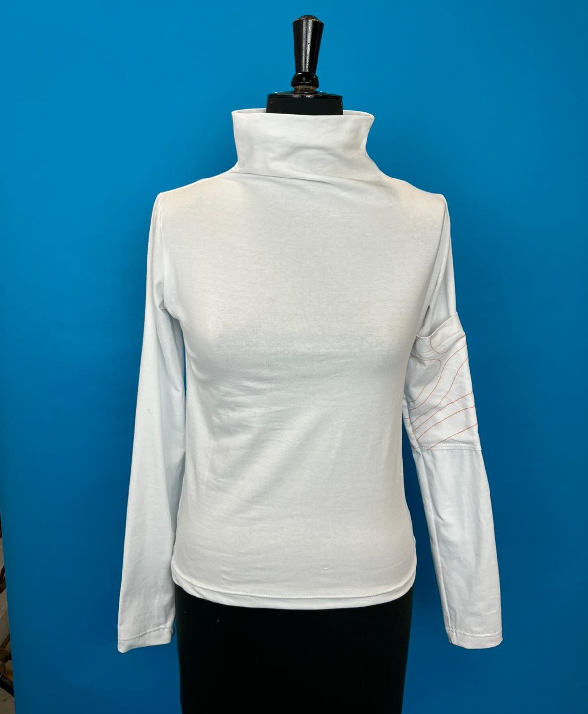 Outfit 01 — Garment 3 Image 2