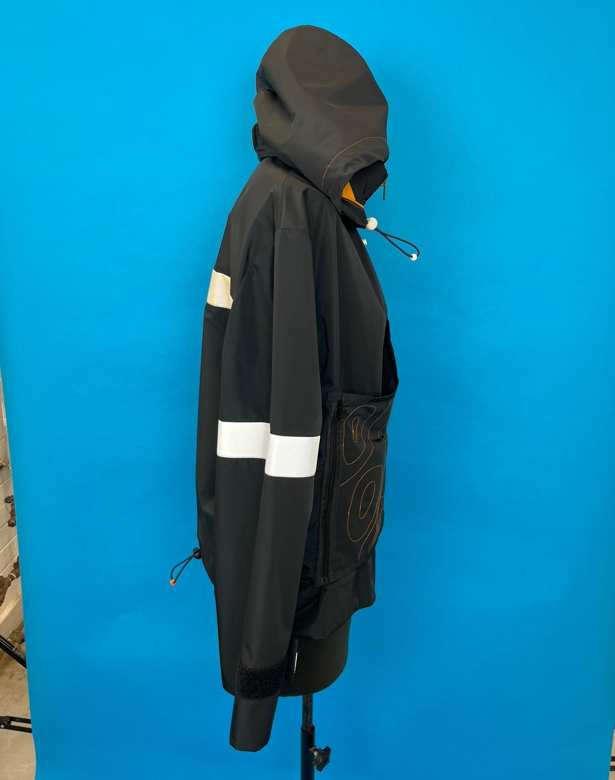 Outfit 02 — Garment 1 Image 2